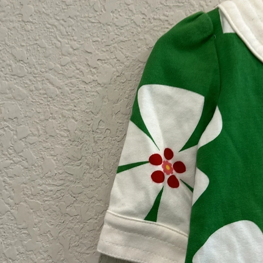 Green gap baby dress size two years white flower pattern green and gold buttons